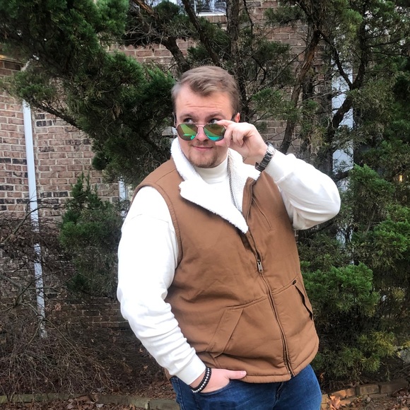 Meet your Posher, Hunter - Picture 1 of 1